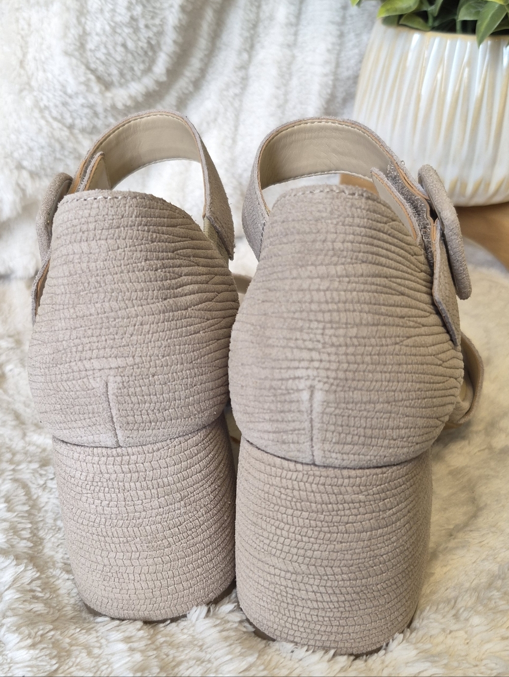NEW Vionic Chardonnay Sandals Beige Cobblestone Leather Dress Heels Size 9.5 - Picture 12 of 15